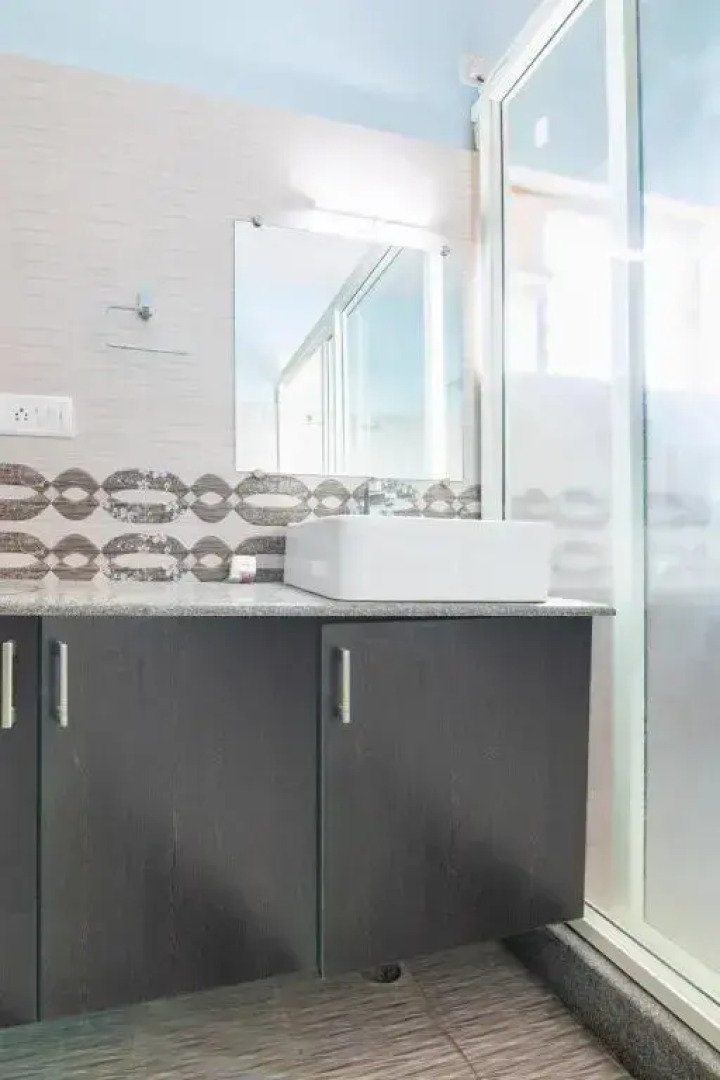 OYO 15965 Hotel Nandi Gateway