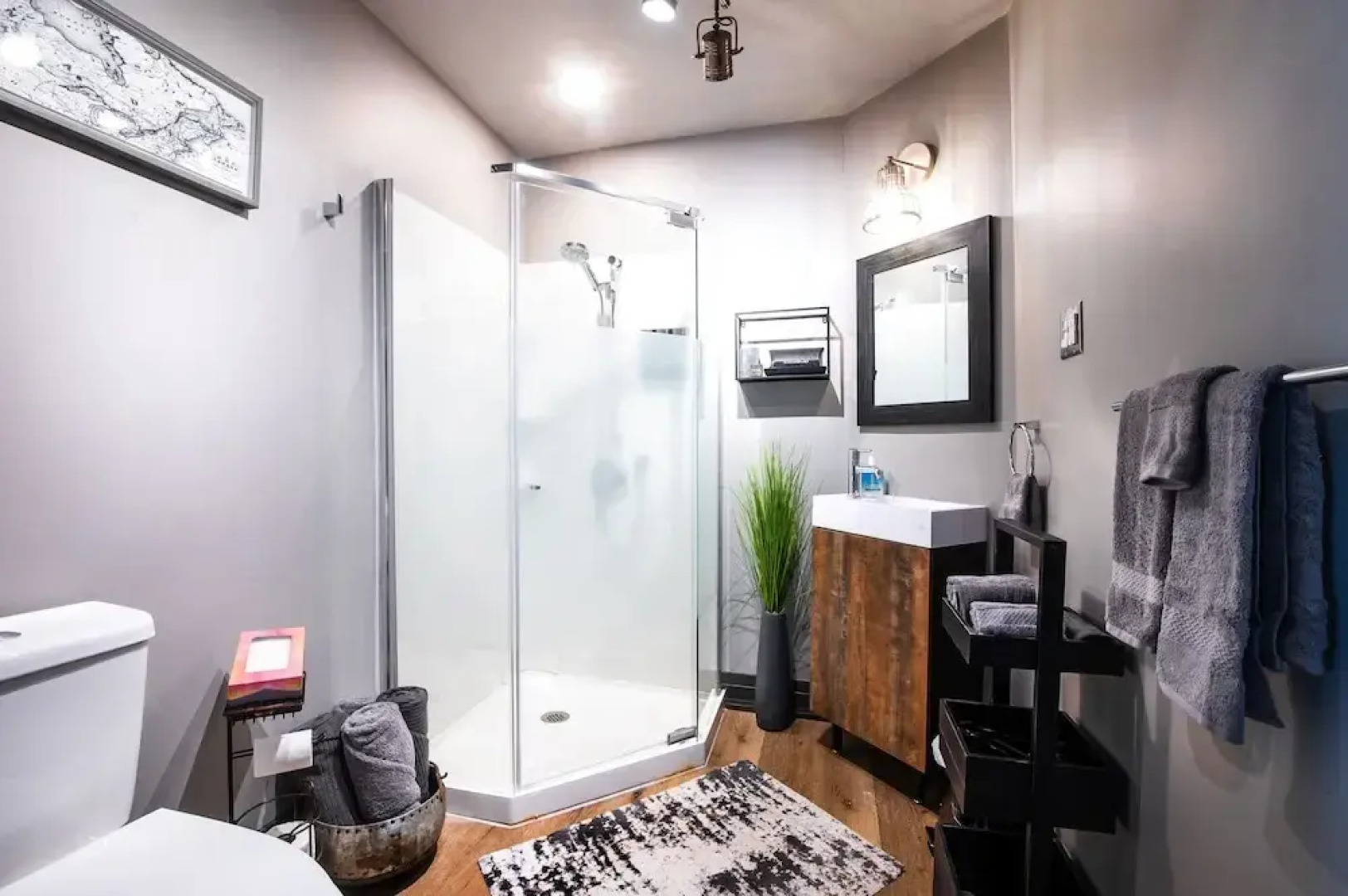 Twisted Lemon Restaurant & Boutique Inn