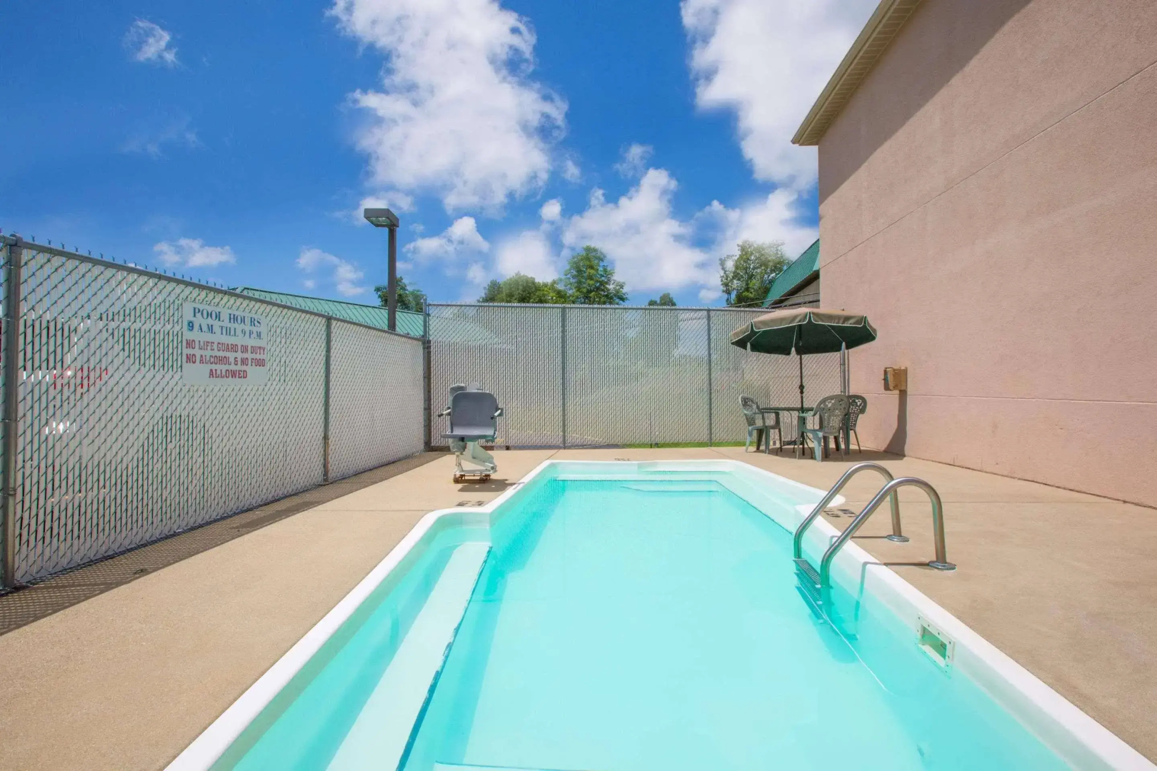Howard Johnson Express Inn - Beckley