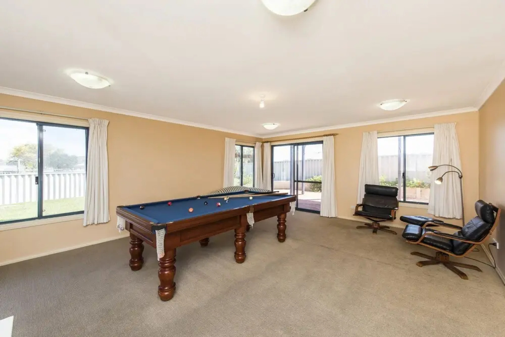 Sea Change - Spacious Family Holiday Accommodation Pet Friendly