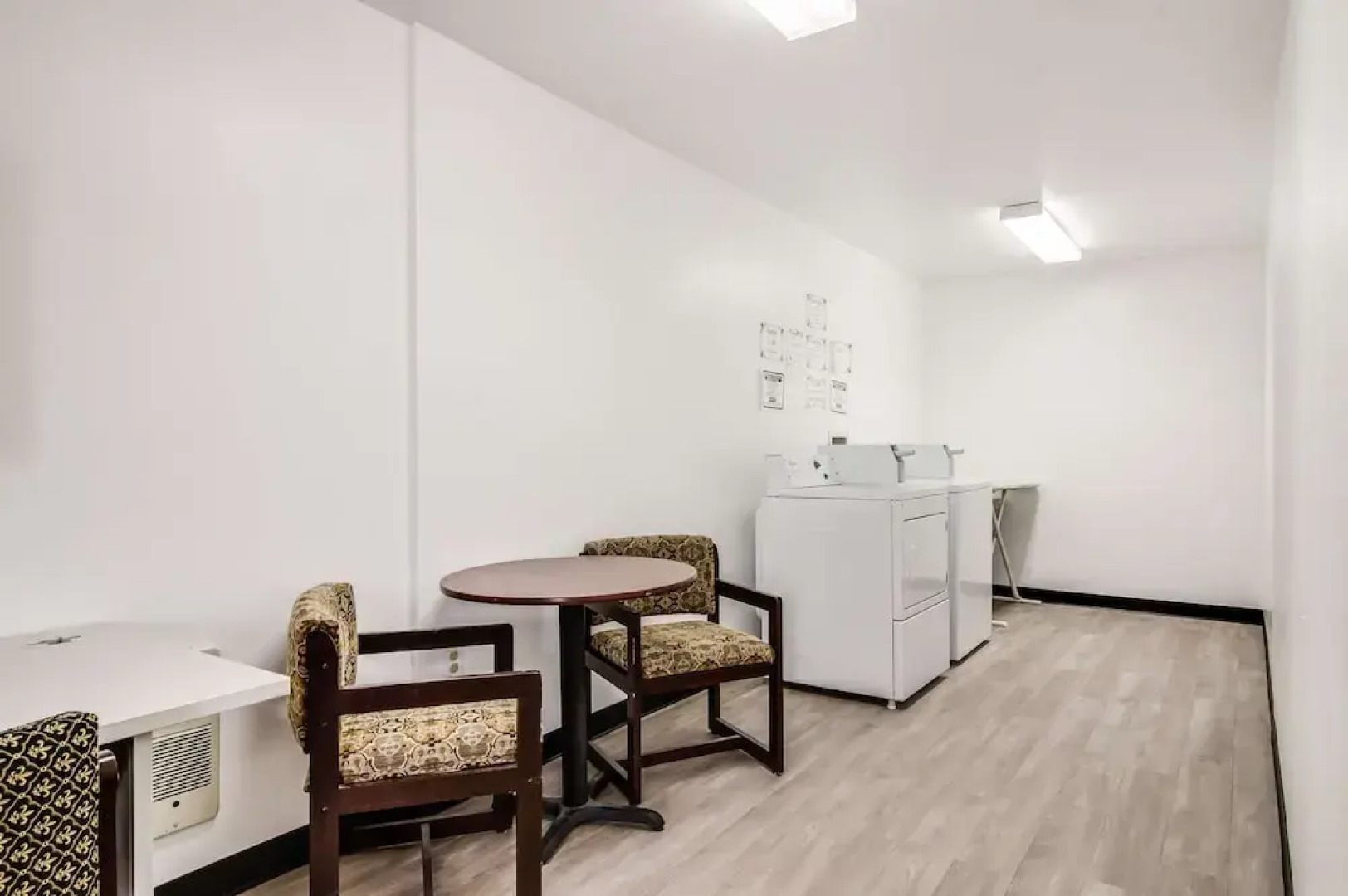 GuestHouse Inn & Suites Montesano