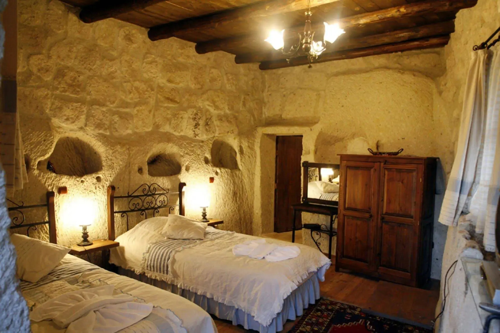 Traveller's Cave Hotel