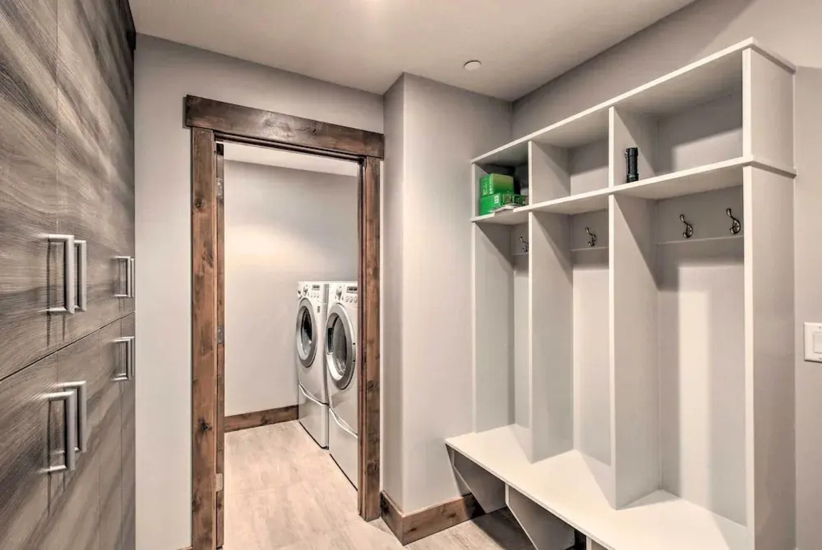 Modern Townhome w/ Mtn Views < 7 Mi to Ski Resorts