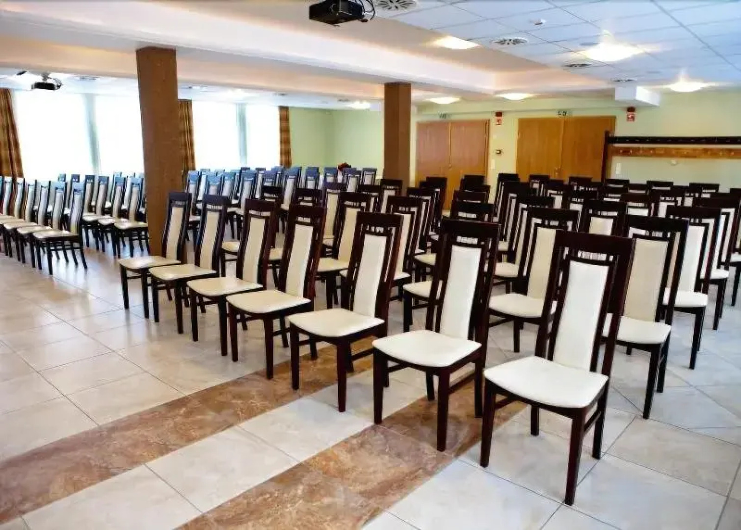 Granada Konferencia Wellness Sport Hotel