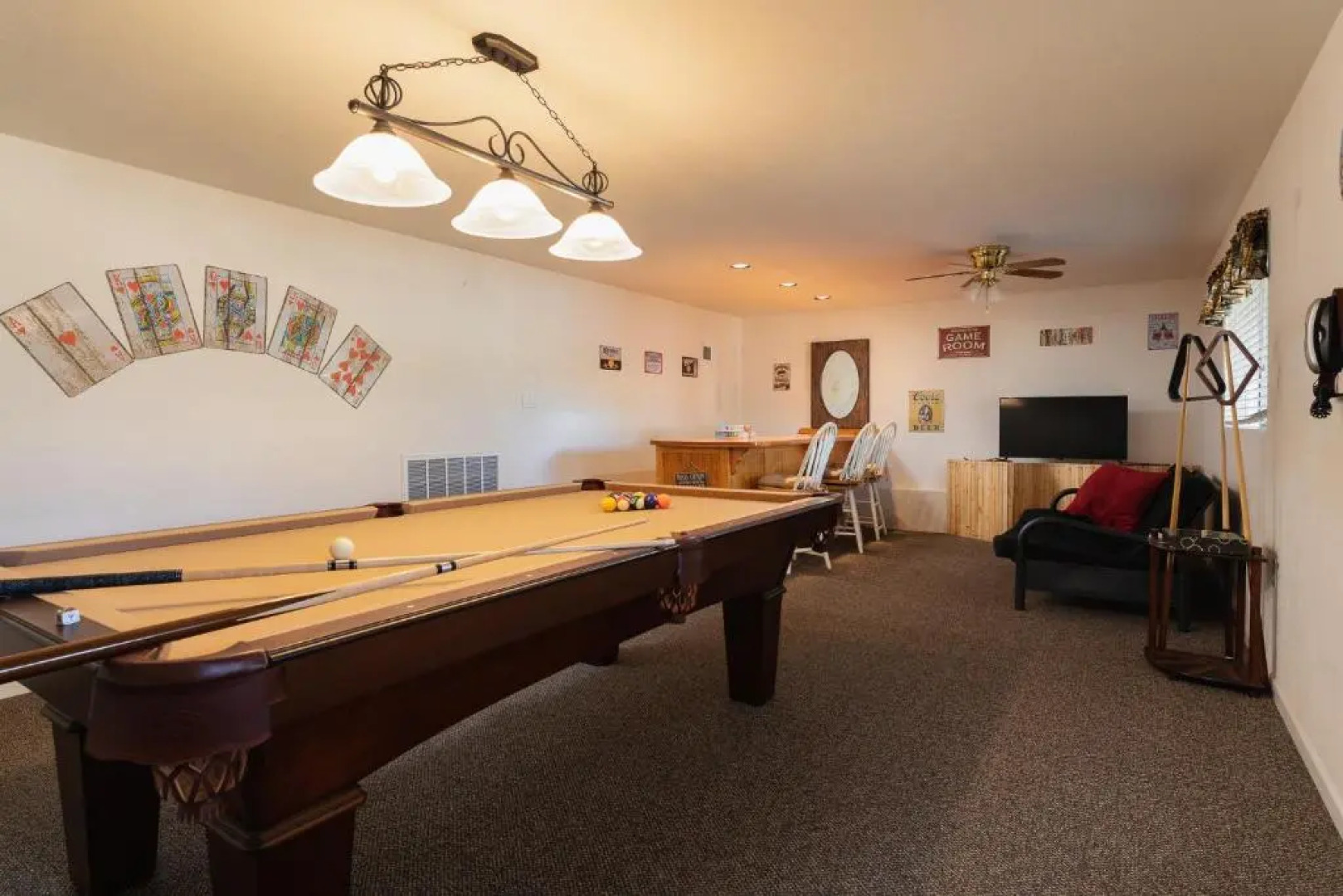 Cozy Family House + Full Game Room