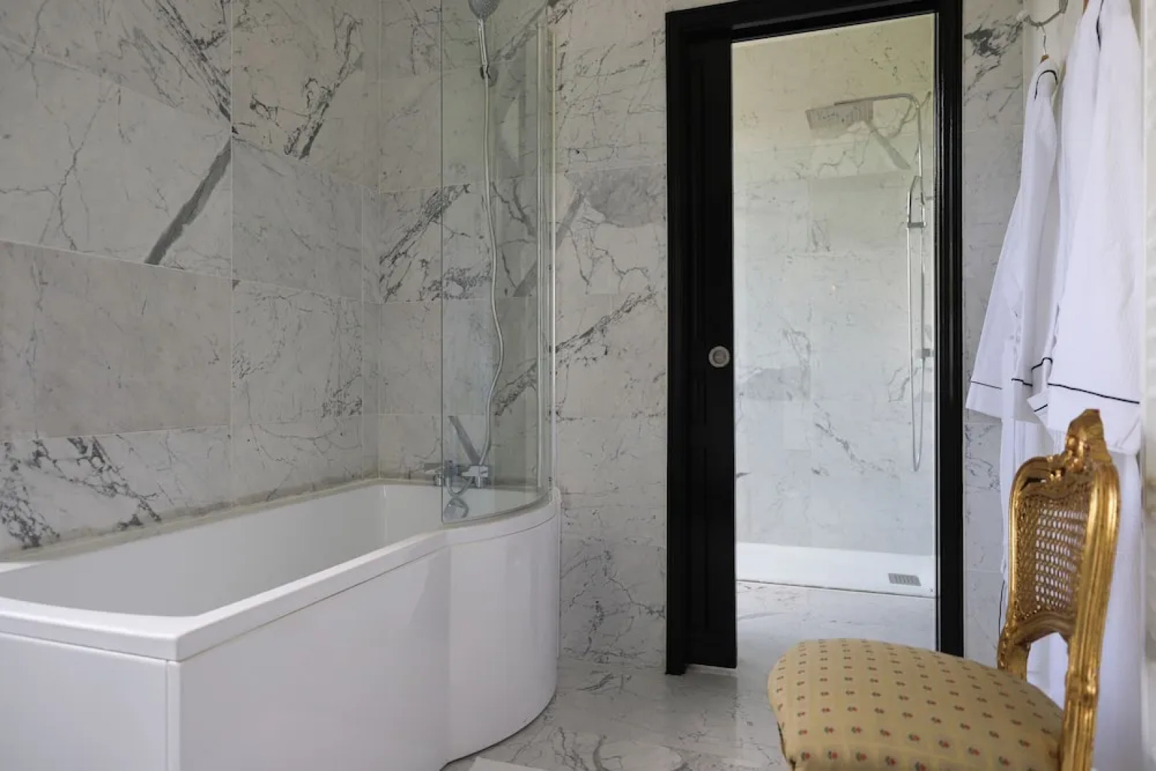 Manoir De La Croix Saint Louis