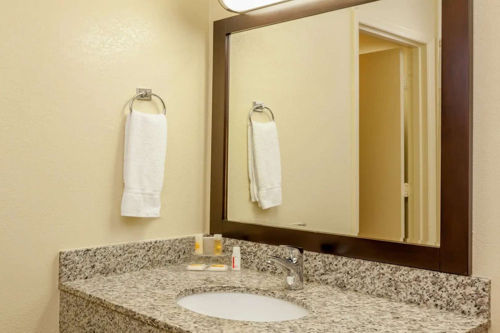 Harbor House Inn Morro Bay