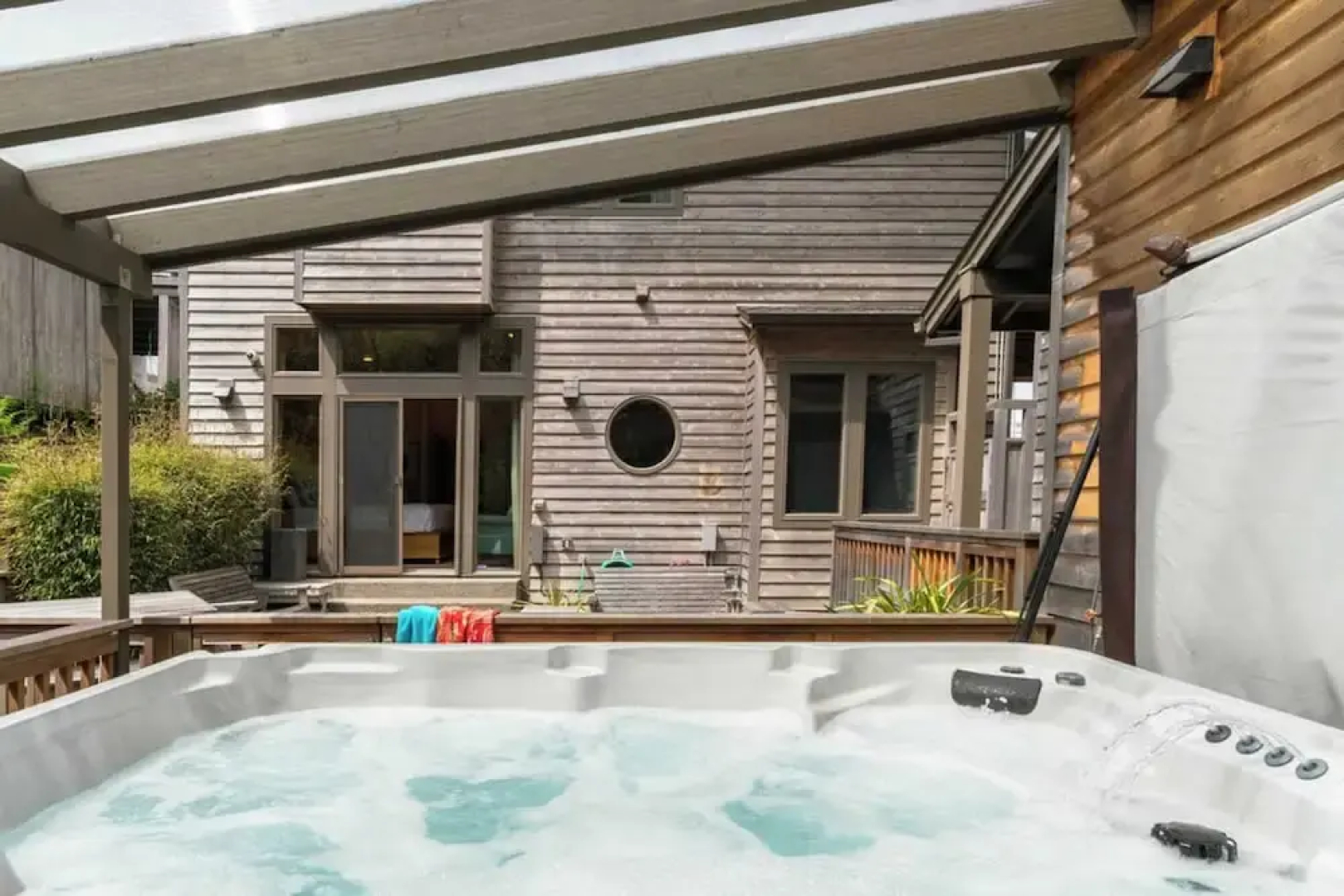 The Castle Rock Estate by Avantstay Steps From Arch Cape Beach w/ Hot Tub & Sauna