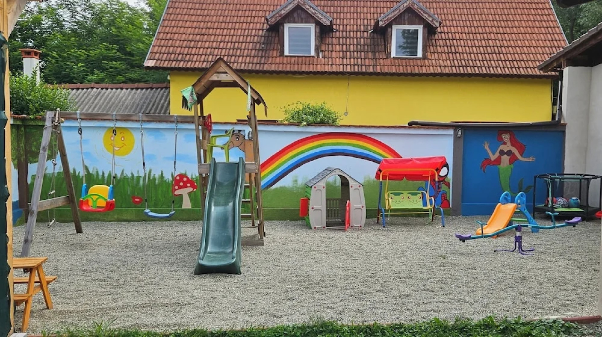 House - Sleeps up to 11, hot tub & Free Parking