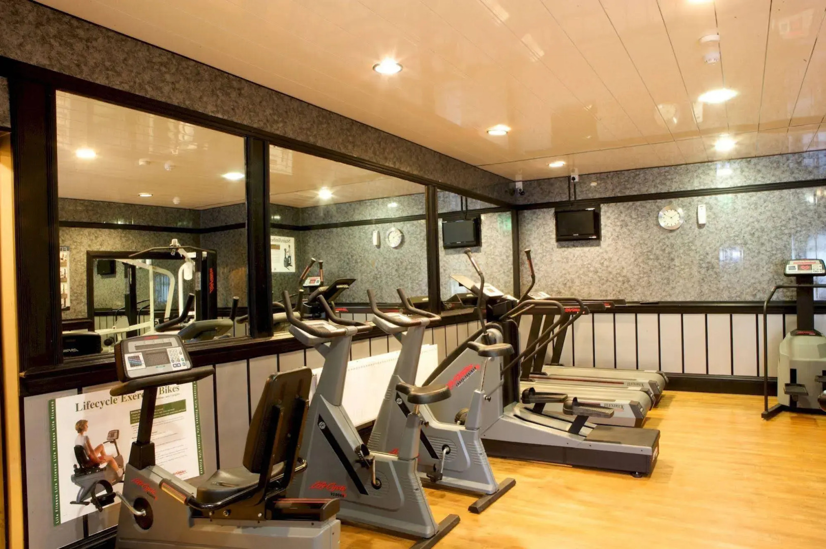 Lyons Woodlands Hall Hotel