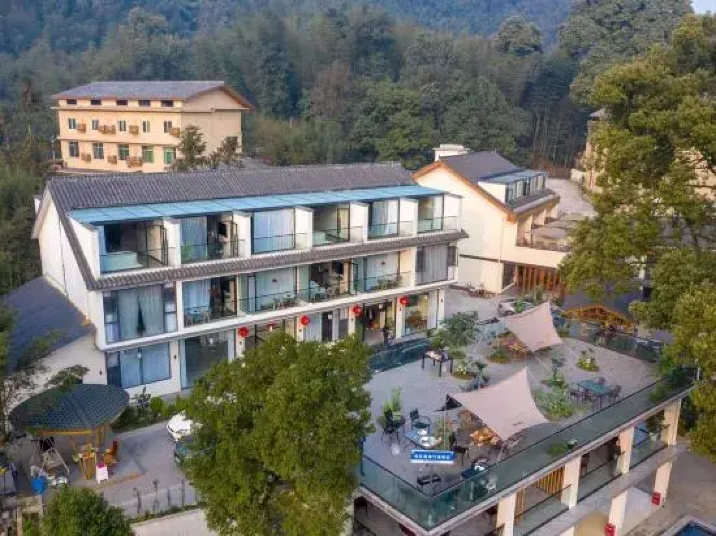 Qiannan Bamboo Sea Yanqi. Private Tang Homestay