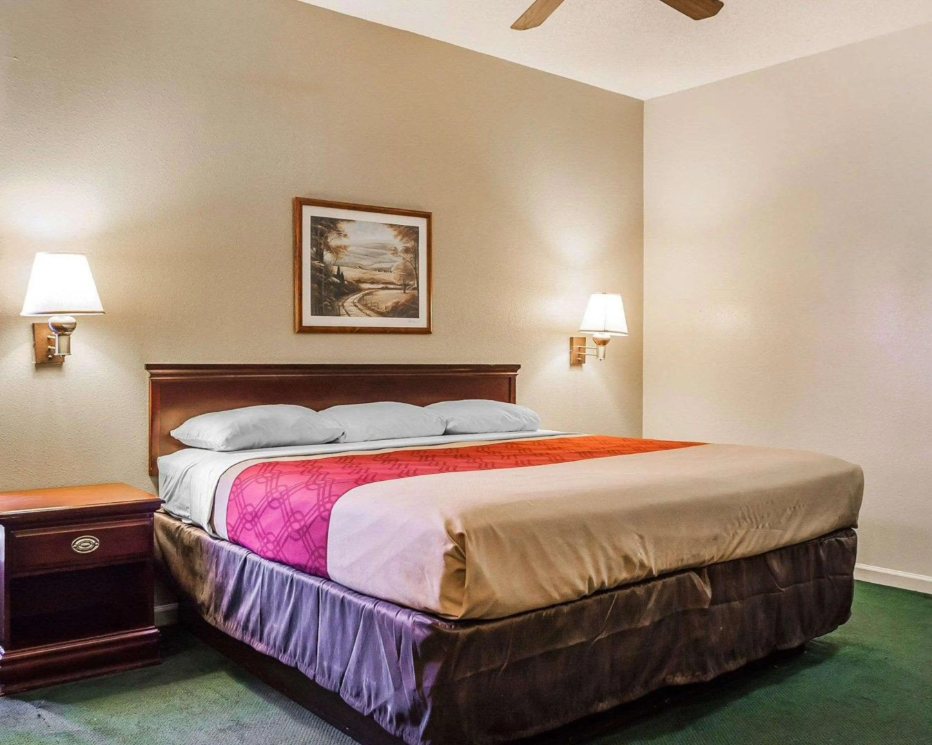 Econo Lodge & Suites Granite City