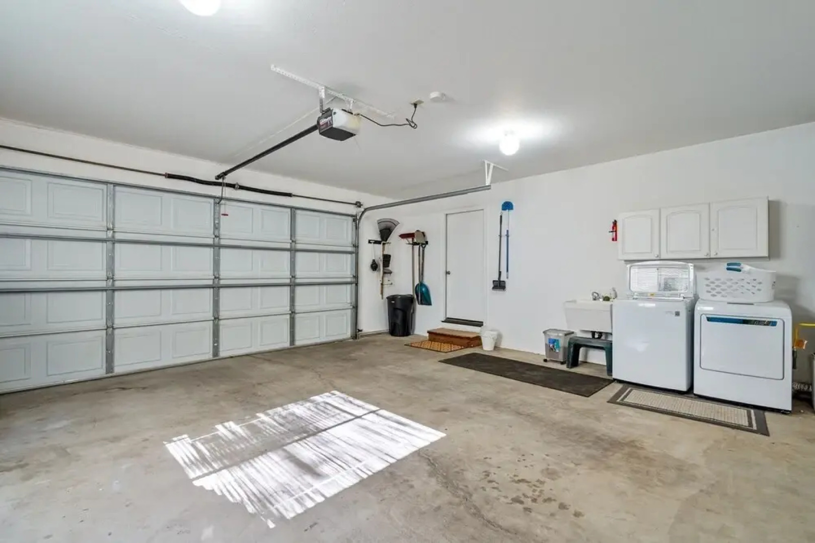 Wolf Den - Check out the Beach, Country Club, Golf Course Enjoy the Wifi, Central Heat and Air Conditioning. Near Yosemite by Redawning