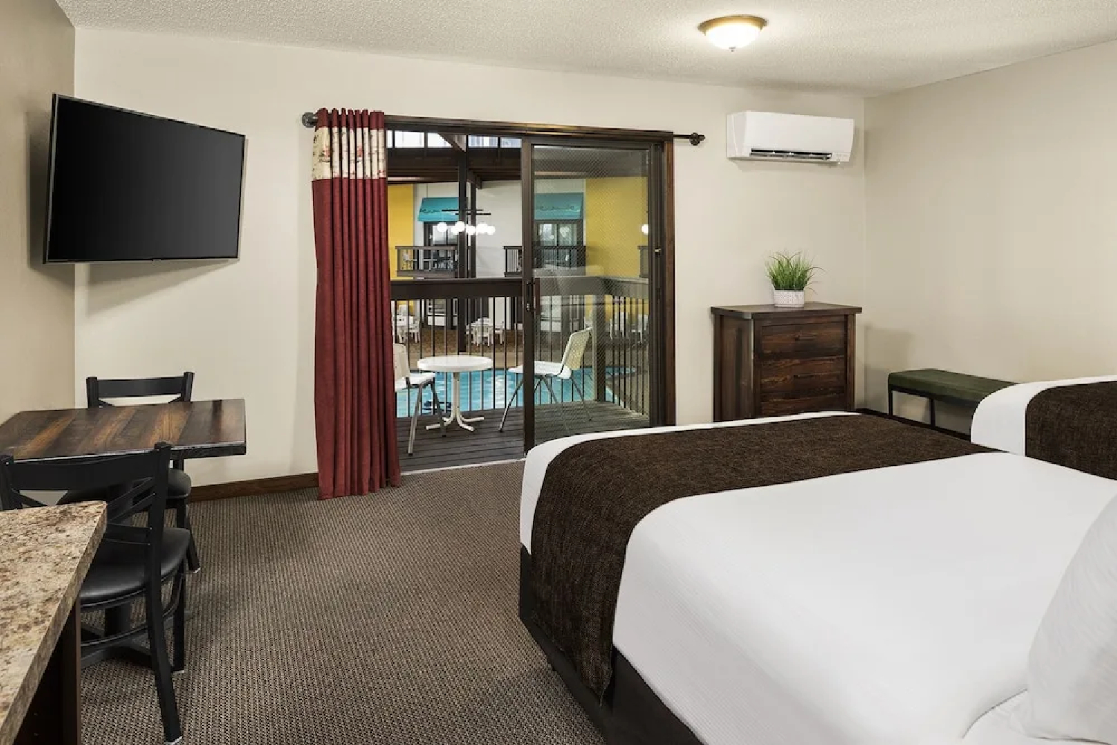 Cragun's Resort & Hotel