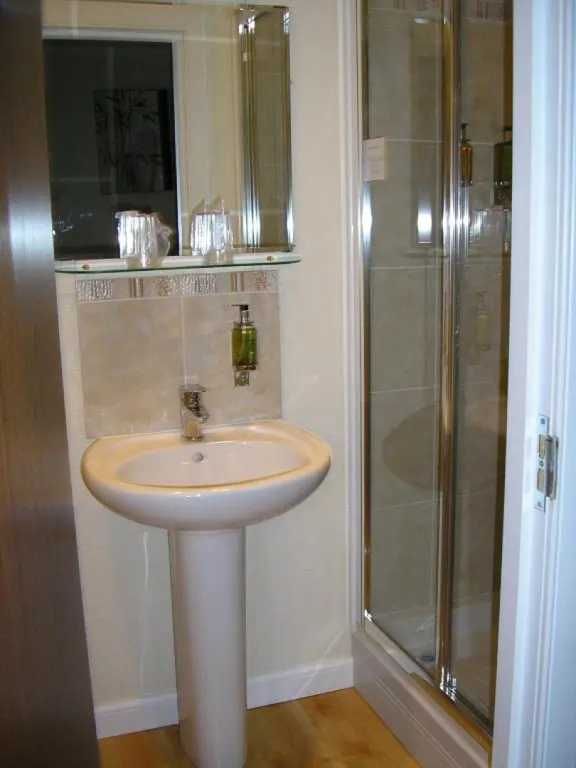 The Robertson Arms Hotel