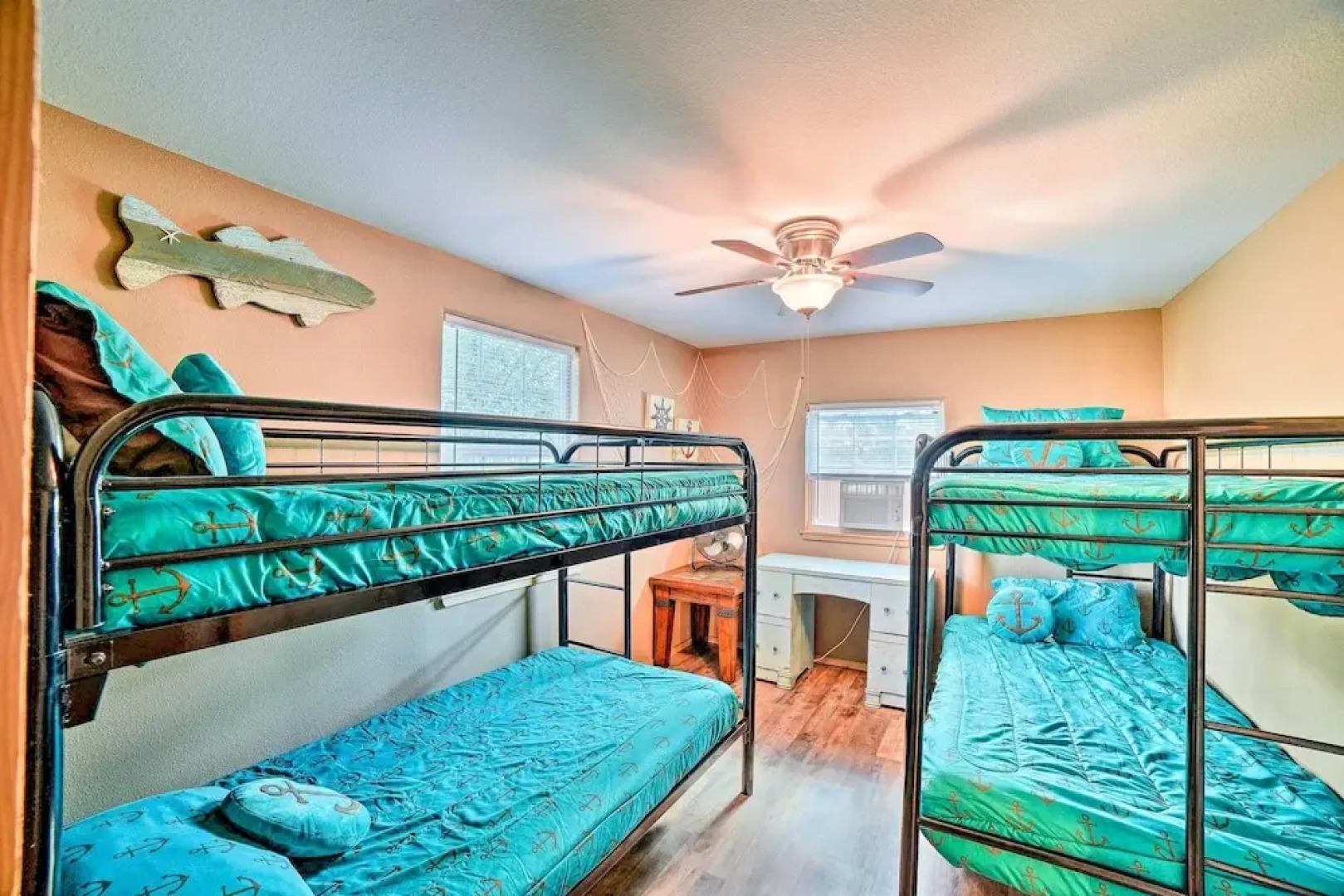 4 Mi to Beach & Fishing: Rockport Cottage w/ Deck!