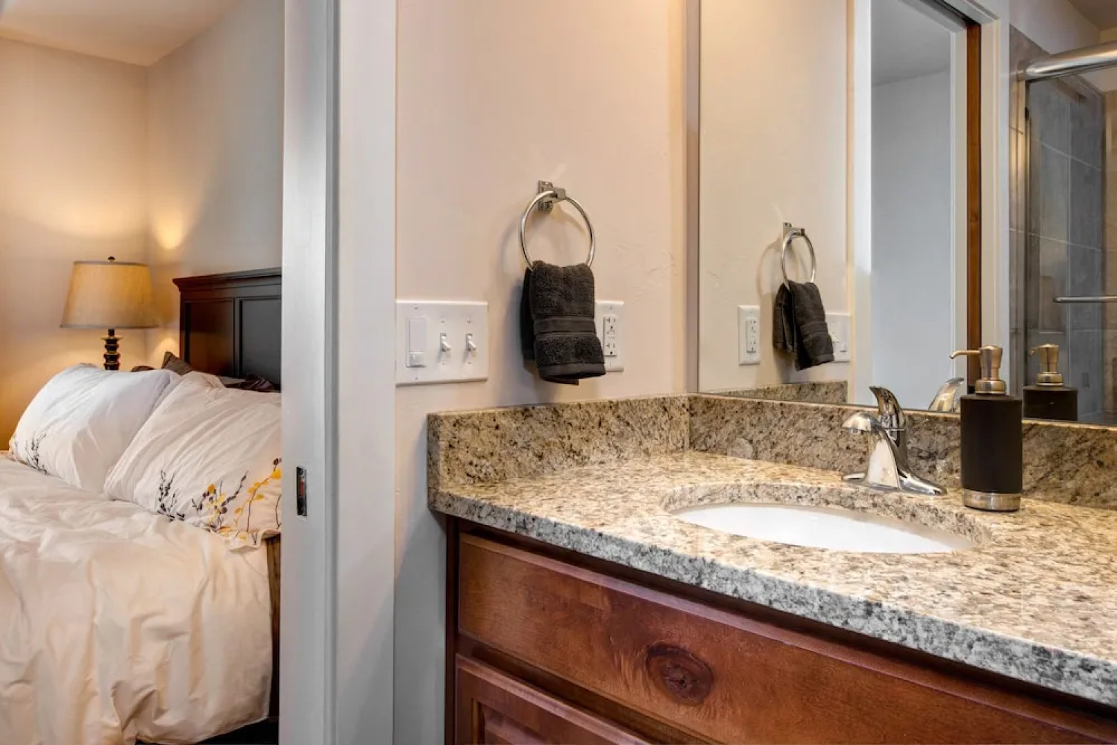 Newpark Townhouse by RedAwning