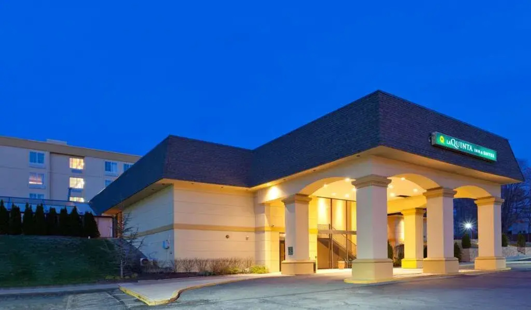 La Quinta Inn Suites White Plains Elmsford