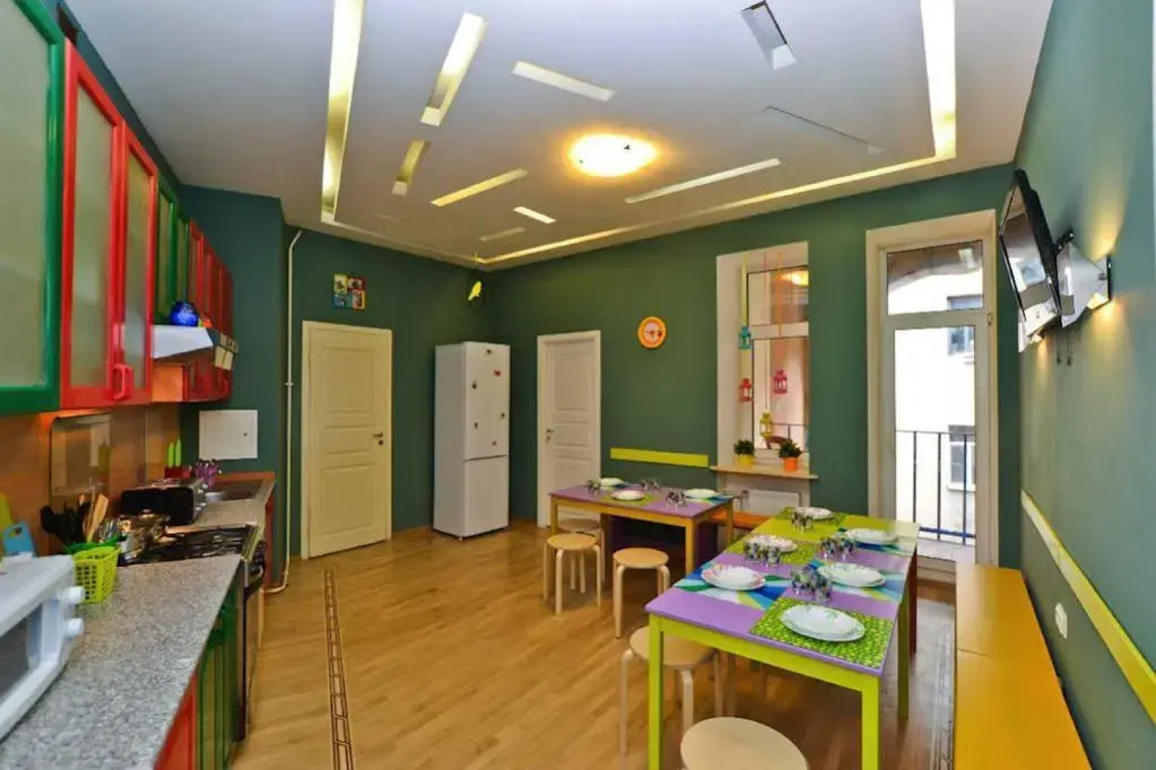 Hostel City 812