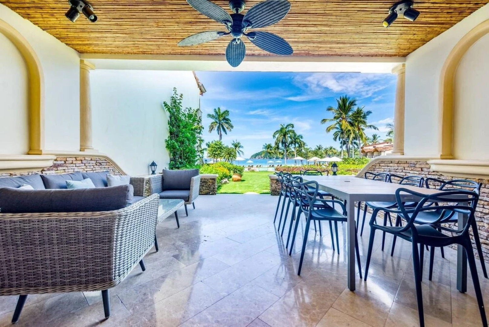 Spacious Open-Concept Condo with Stylish Design, Direct Beach Access & Resort-Style Amenities