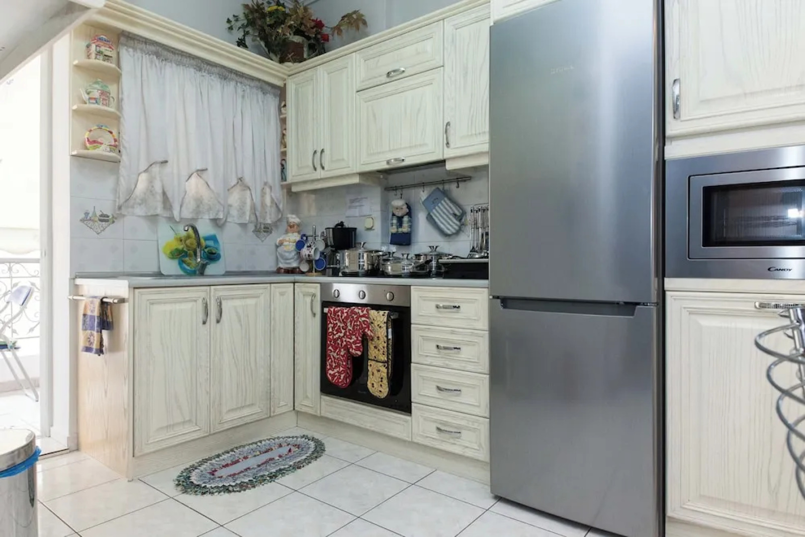 Chrisoupoli Cheerful 2 Bd Apt w Balcony