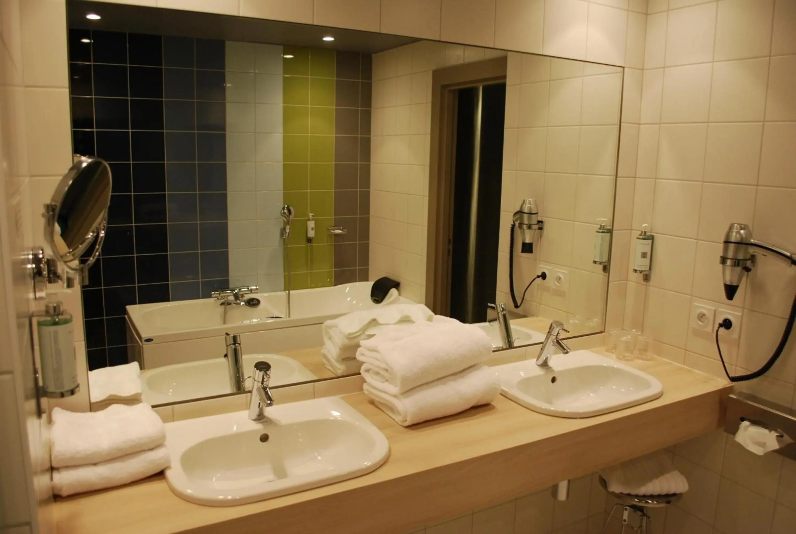 Hotel Le Cinq Hyper Centre Ville