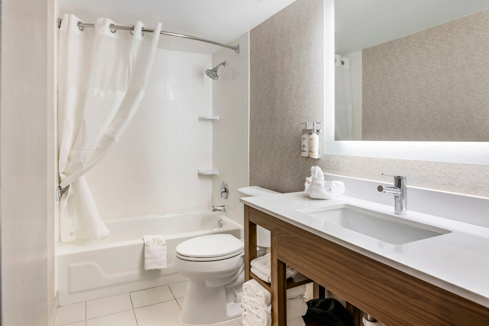 Holiday Inn Express Chicago-Downers Grove by IHG