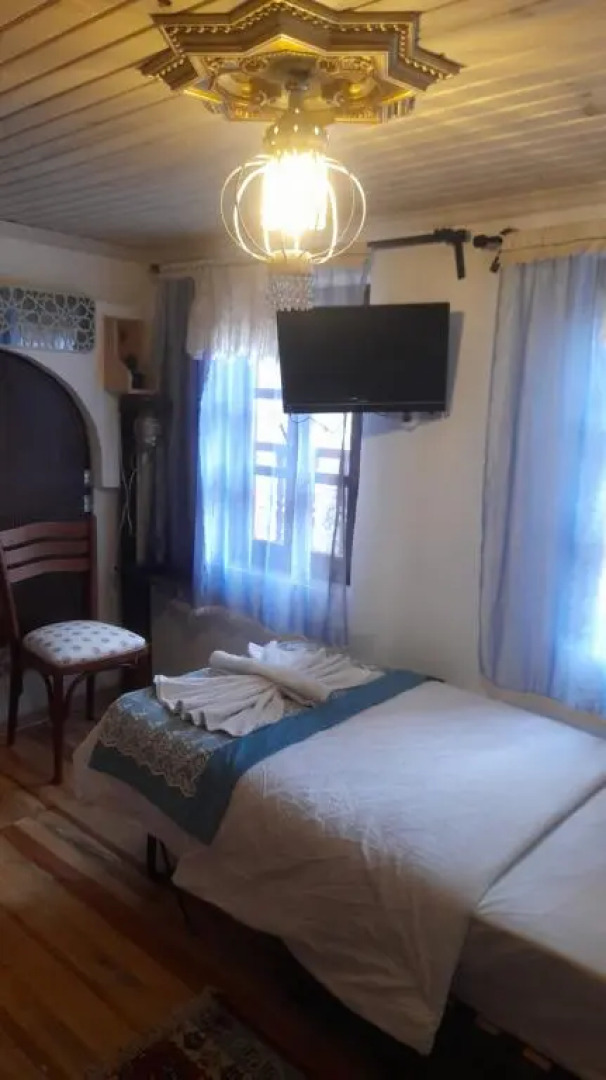 Birgi İzzet Efendi Taşkonak