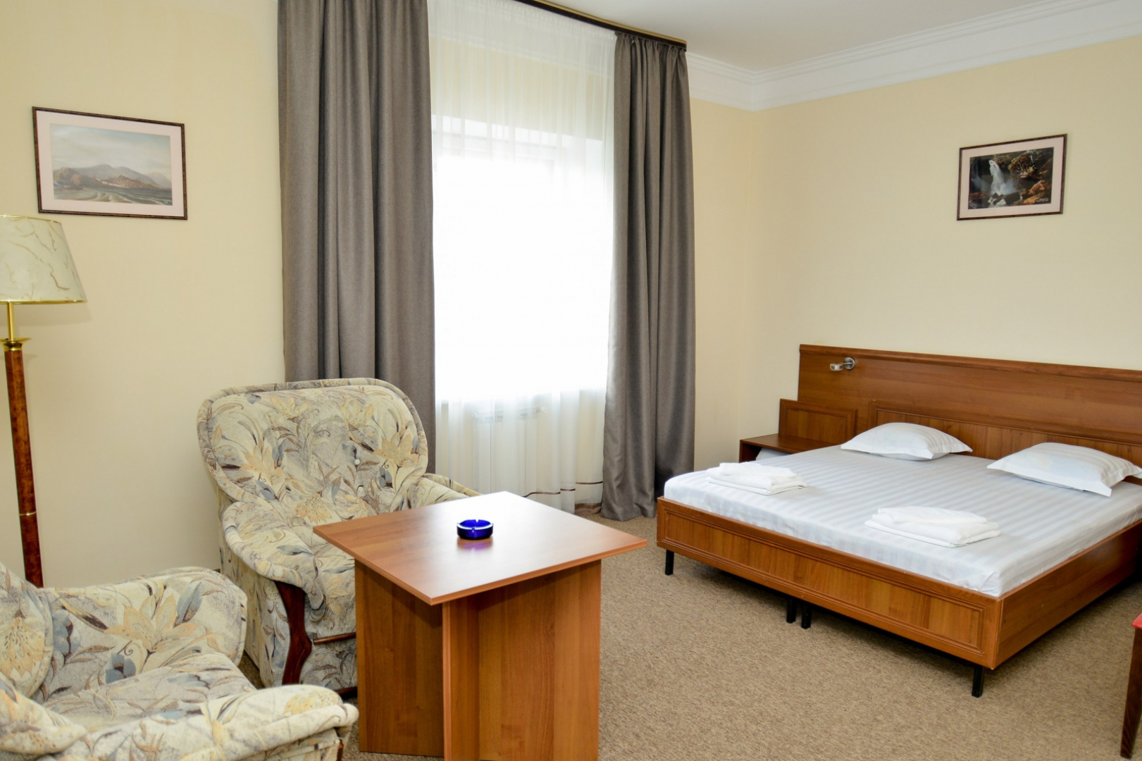 Корона(Евпатория)