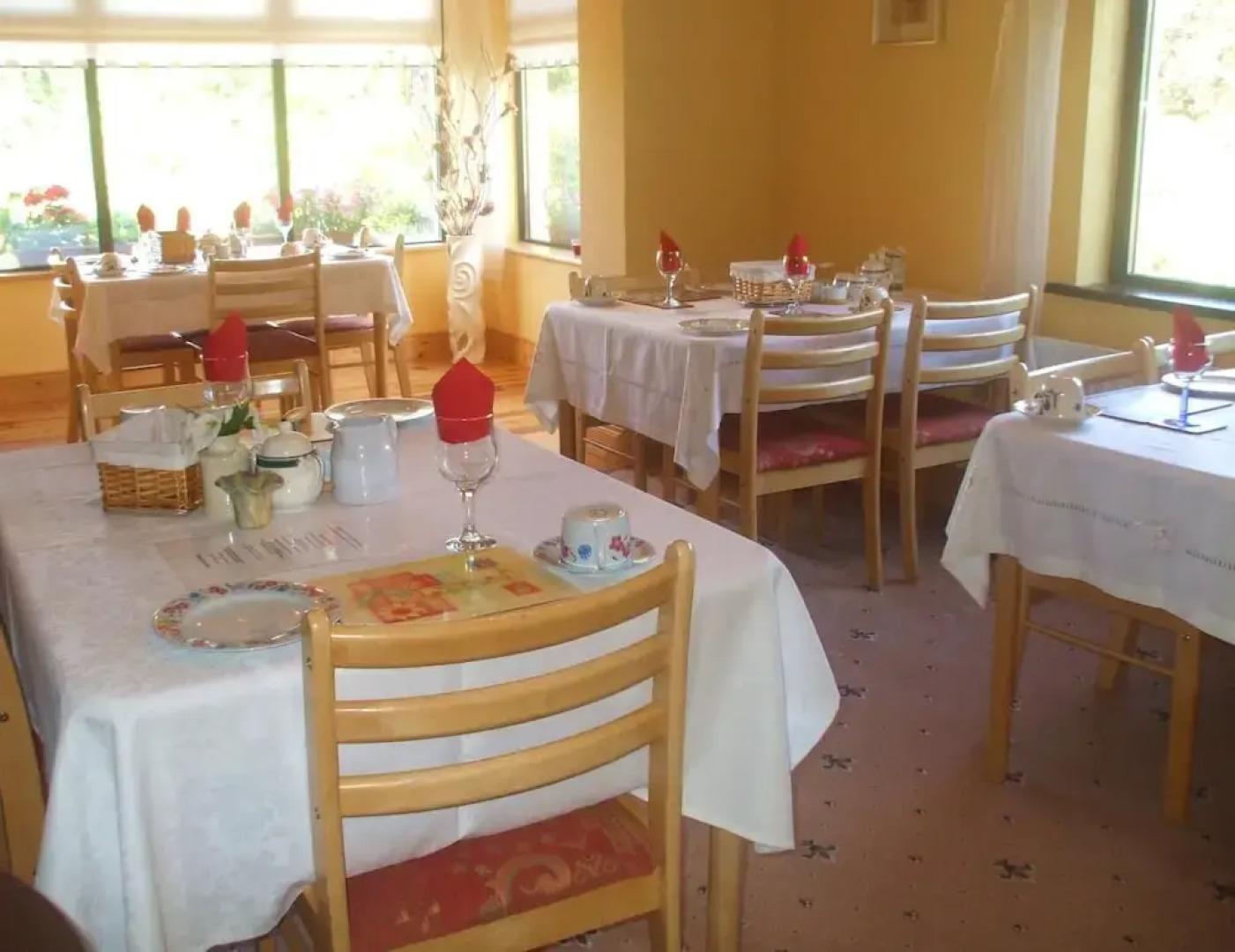 Perrymount Country Home Bed & Breakfast