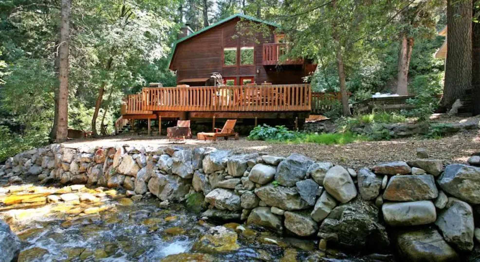 Creekside Cabin by Stewart Mountain Lodging