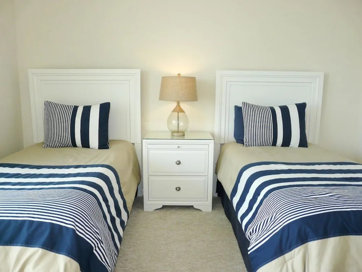 South Seas Tower 4-1711