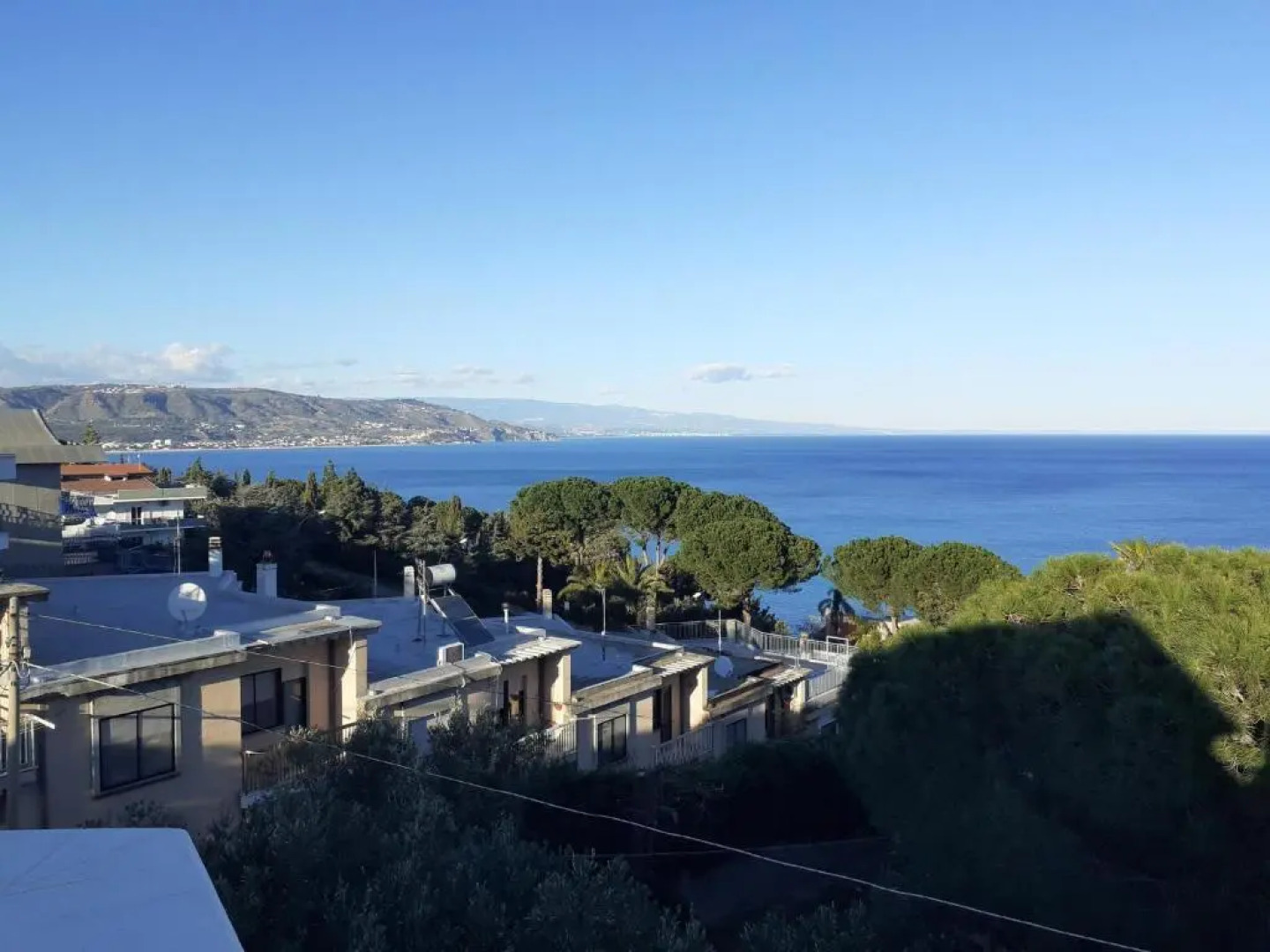 VelaLatina Residence B&B Soverato - Camera Maestrale & Camera Tramontana