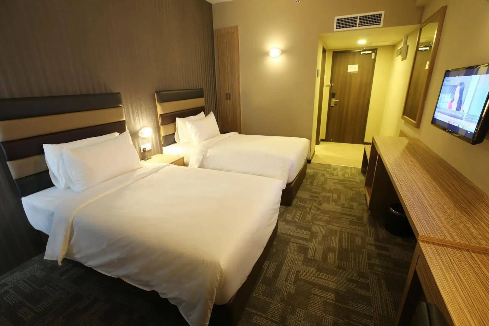 SEM9 Senai ''Formerly Known as Perth Hotel"