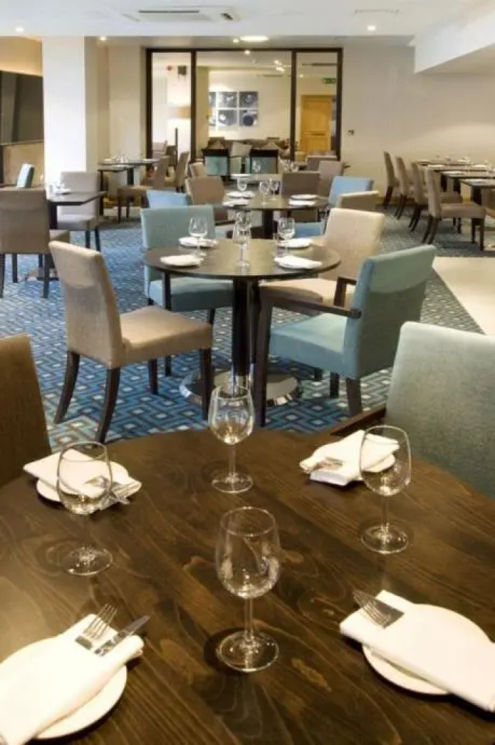 Menzies Hotels London Gatwick - Chequers