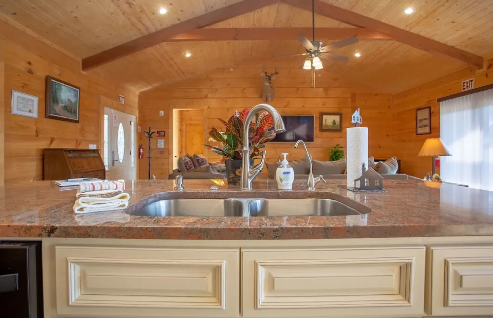 Teal's Treasure 3 Bedrooms 2 Bathrooms Home