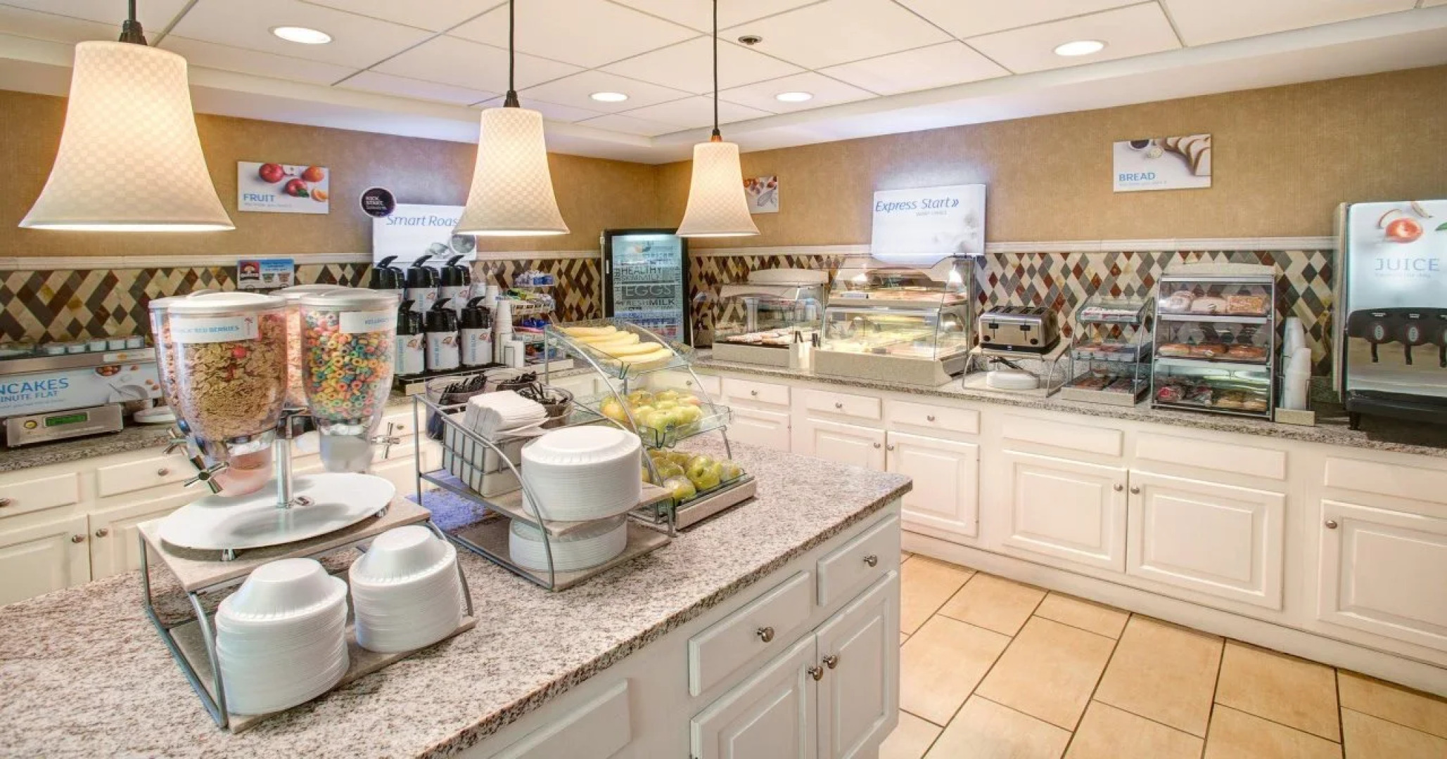 Holiday Inn Express Indianapolis Airport by IHG