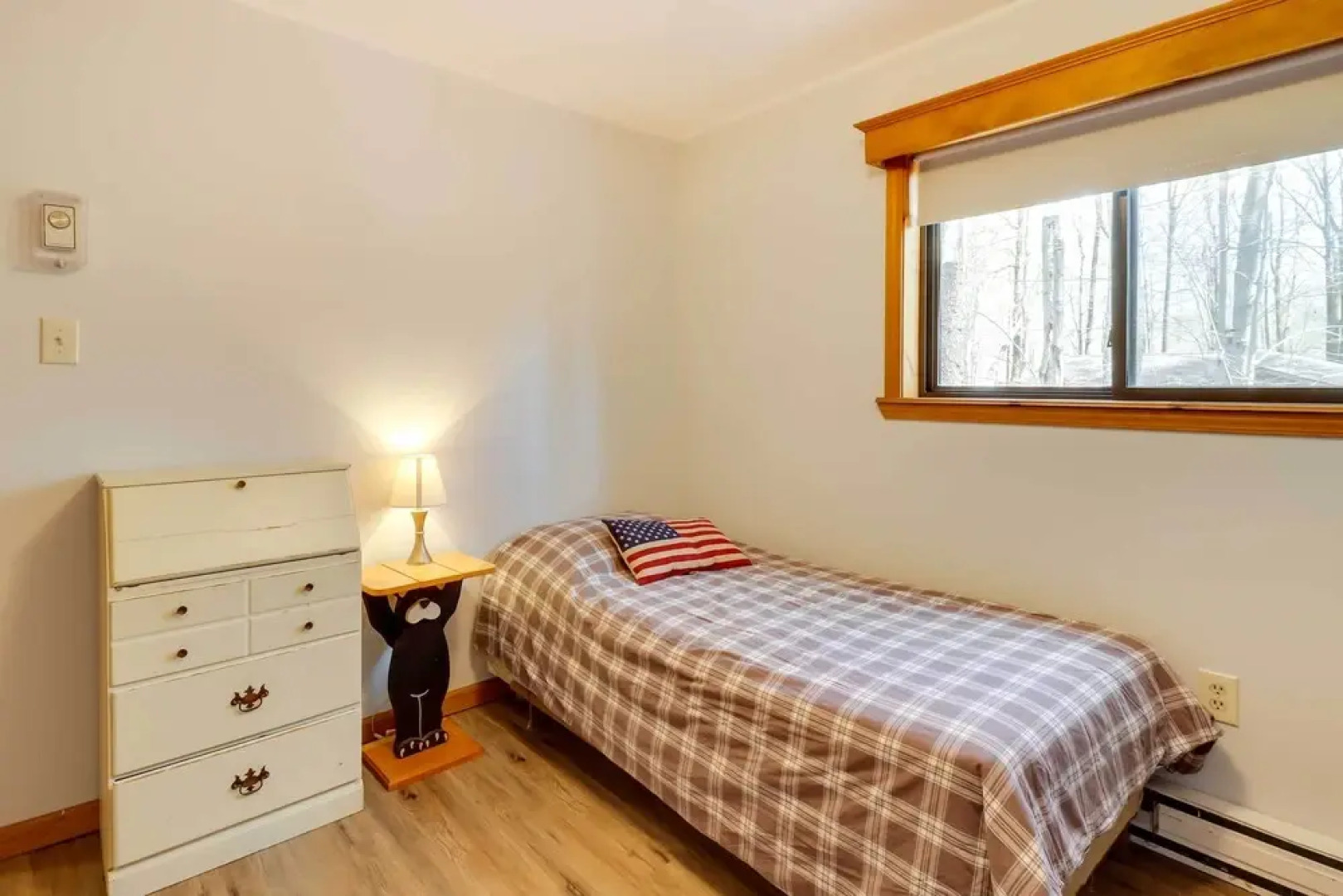 Spacious Pocono Lake House Near Skiing & Swimming!