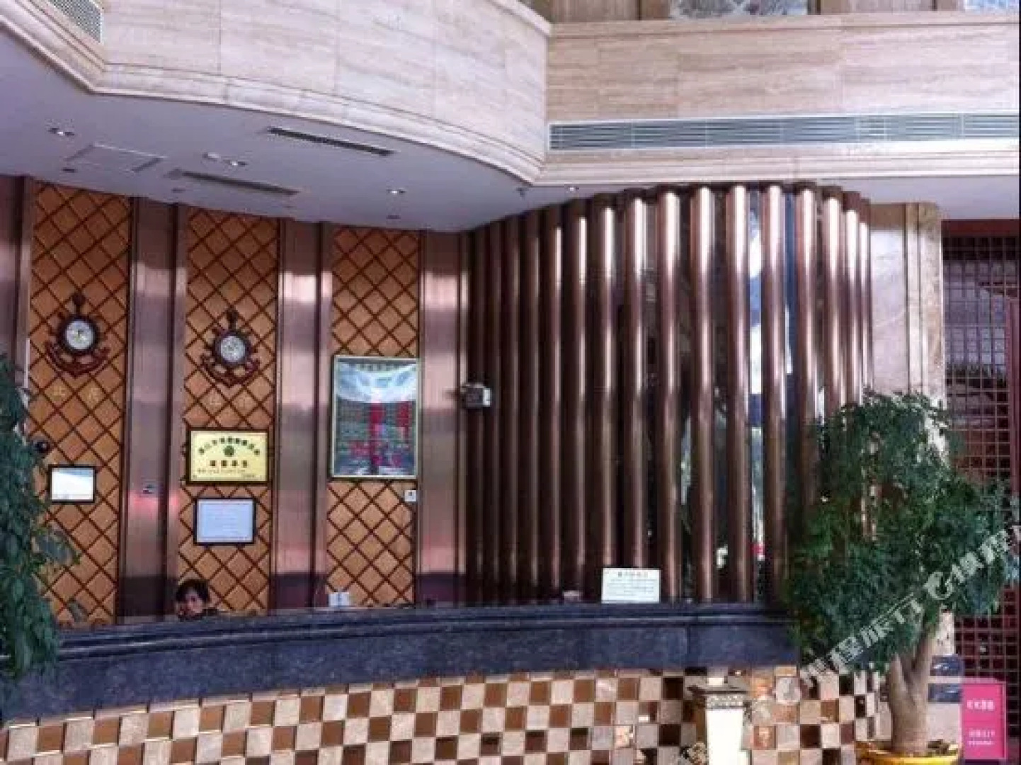 Huashan Business Hotel