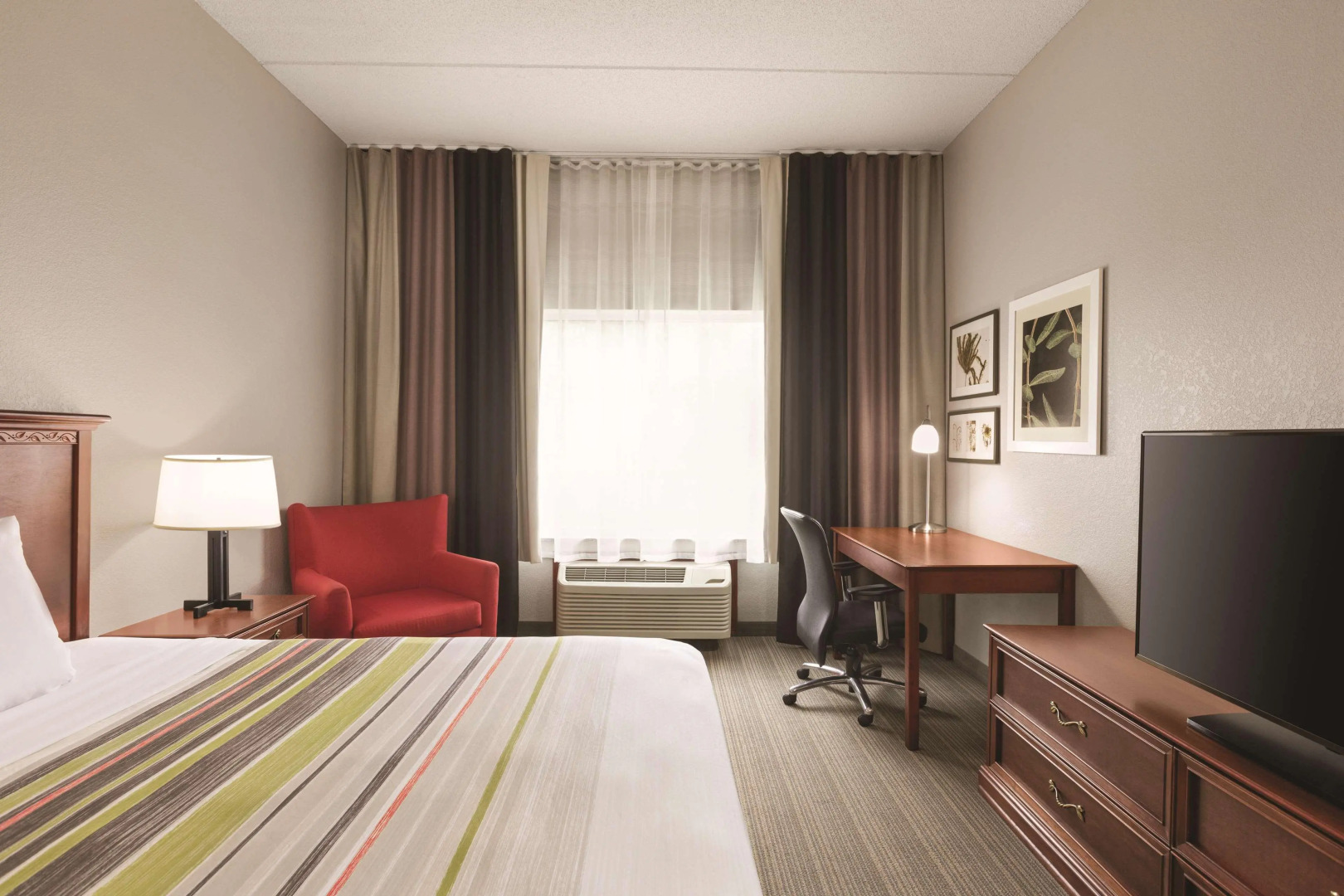 Country Inn & Suites by Radisson, Willmar, MN