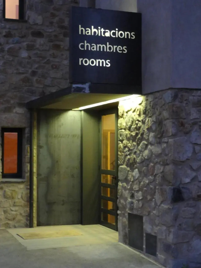 Restaurante y Alojamiento Can Mach