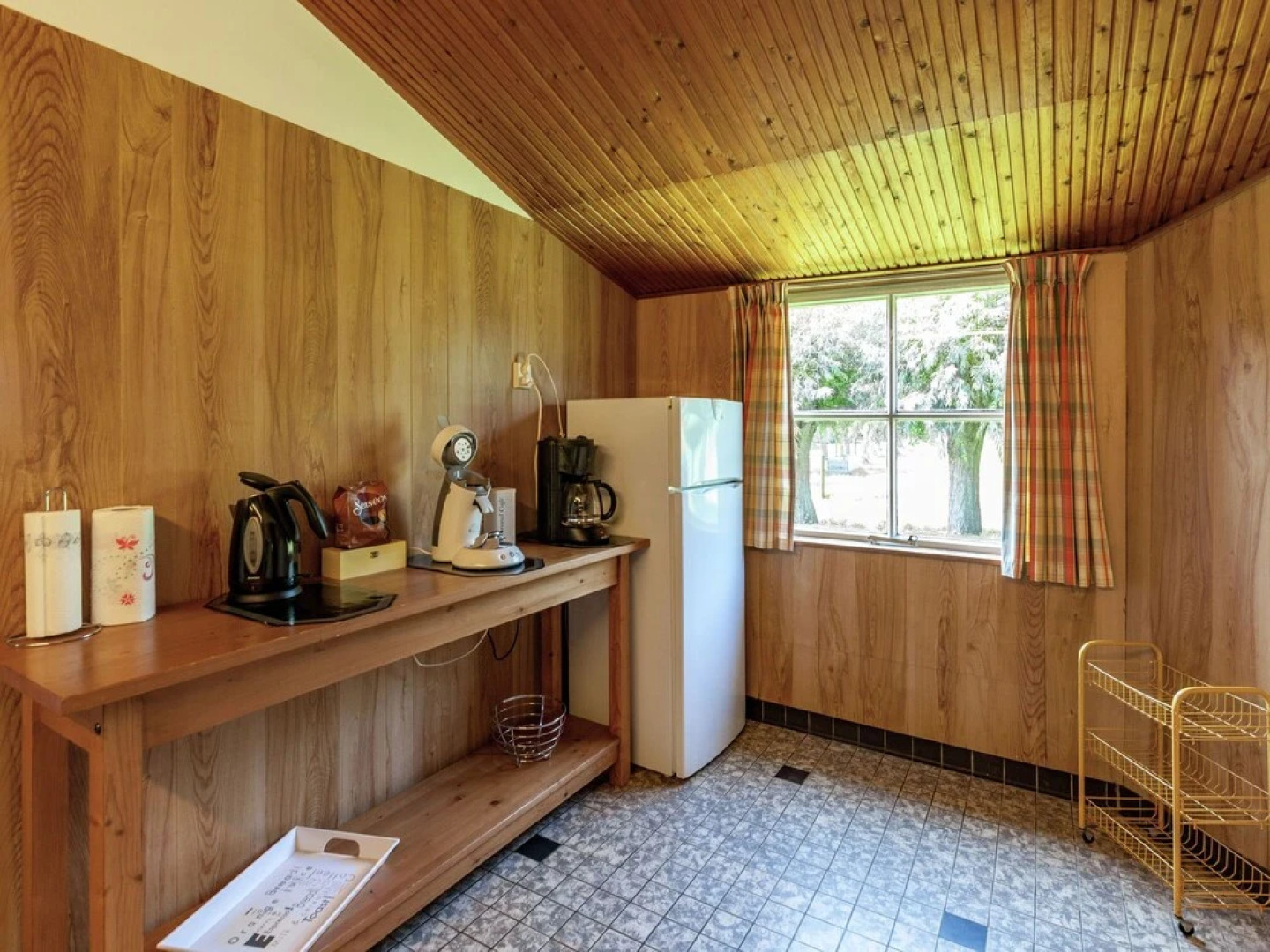 Calm Holiday Home in Burgh-Haamstede Zealand with Garden