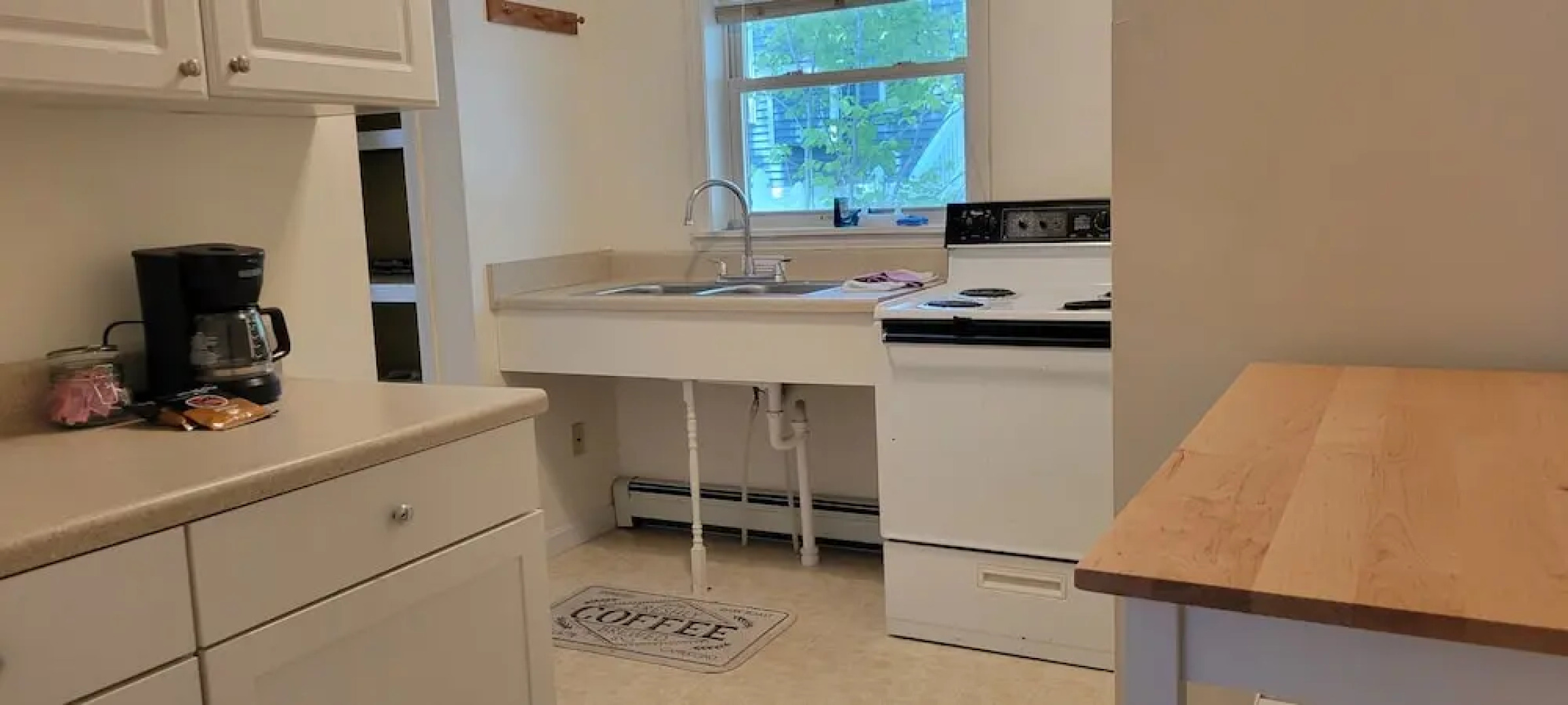 Weirs Beach Motel and Cottages