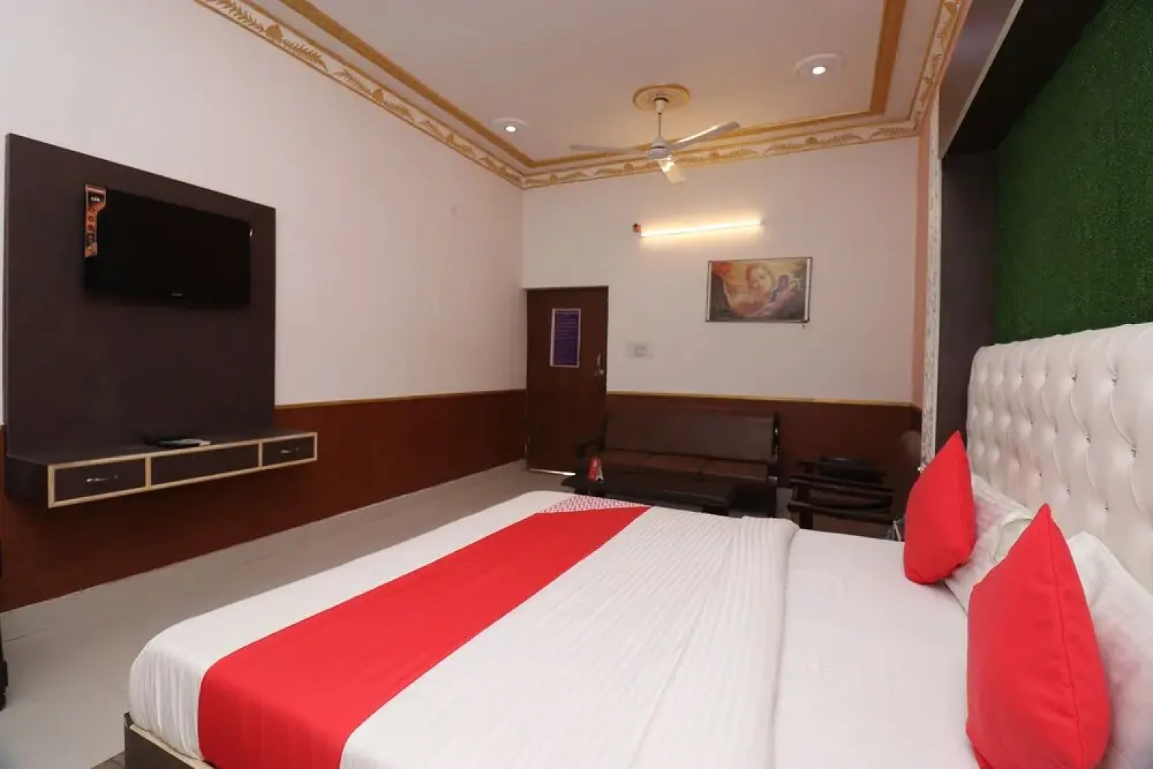 OYO 22446 Sonar Haveli