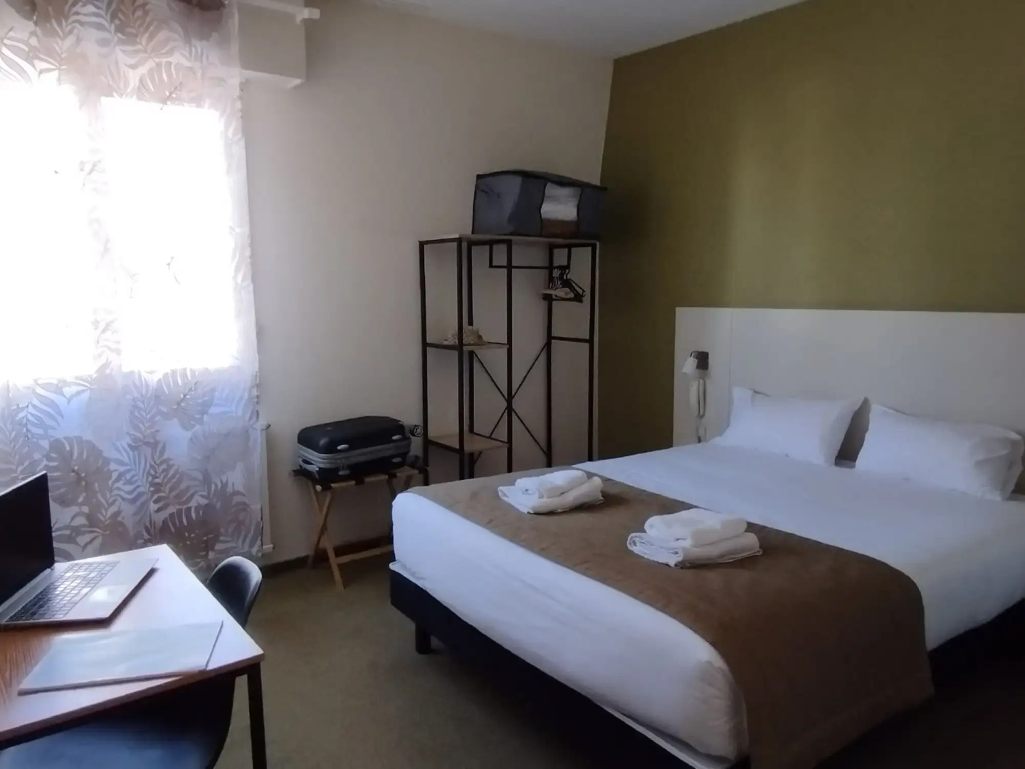 Brit Hotel L'Arrivée Guingamp (Ex:Brit Hotel Armor)