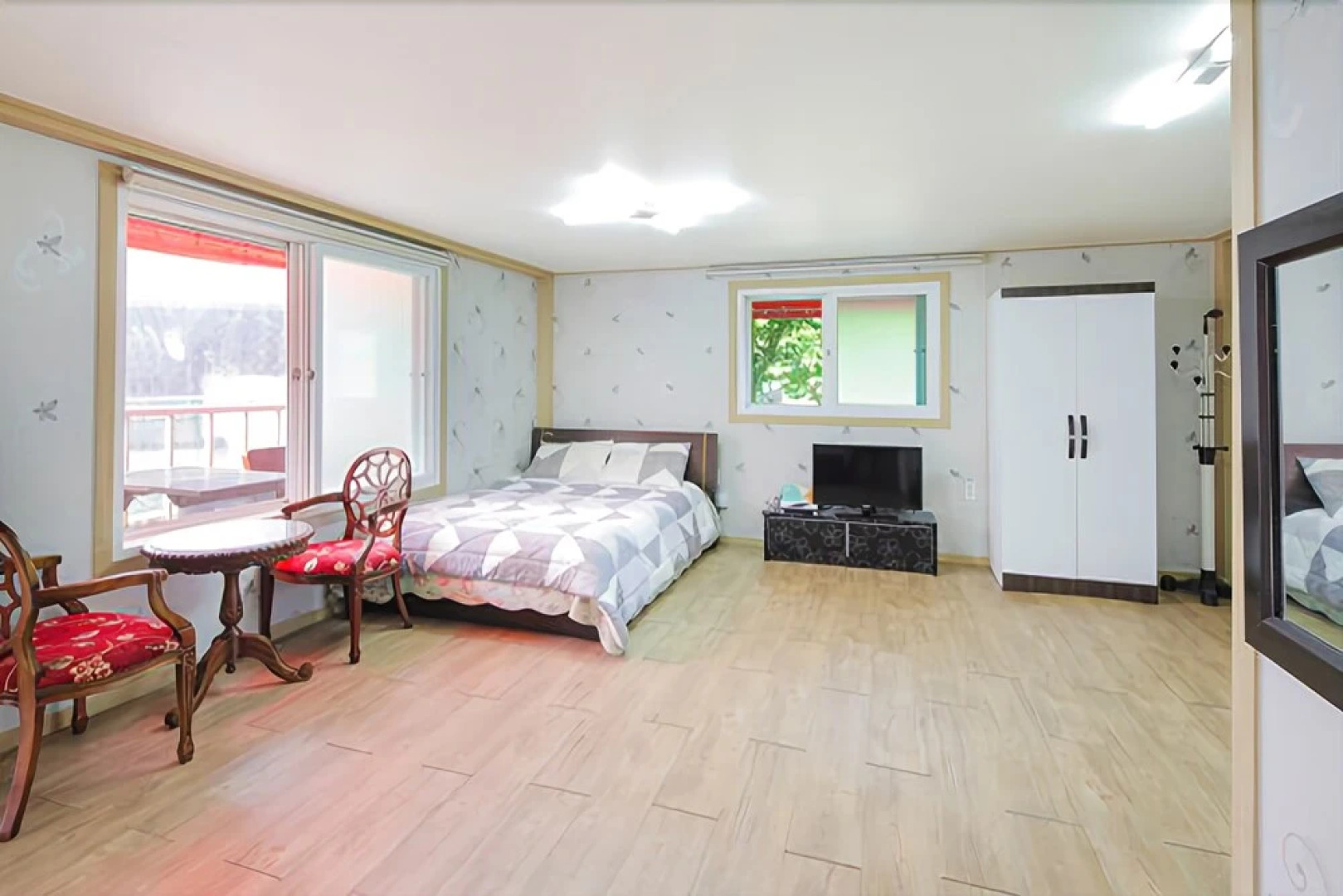 Pocheon Ant Village White House Pension