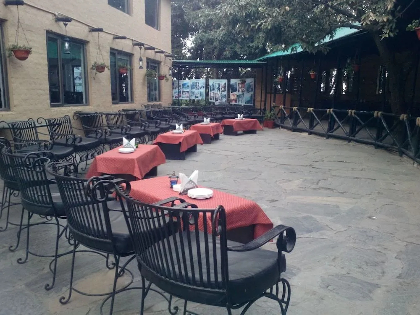 Aamod Resort - Shoghi