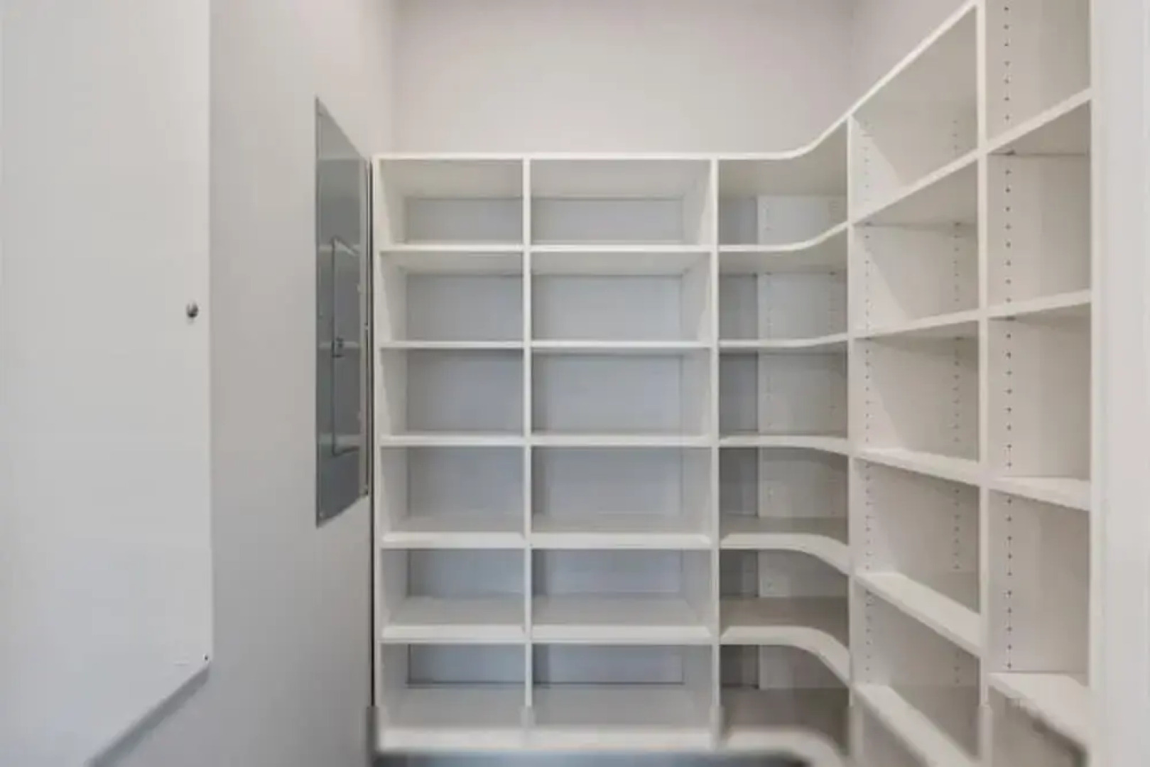 Mirador House by Brightwild Pool Dock