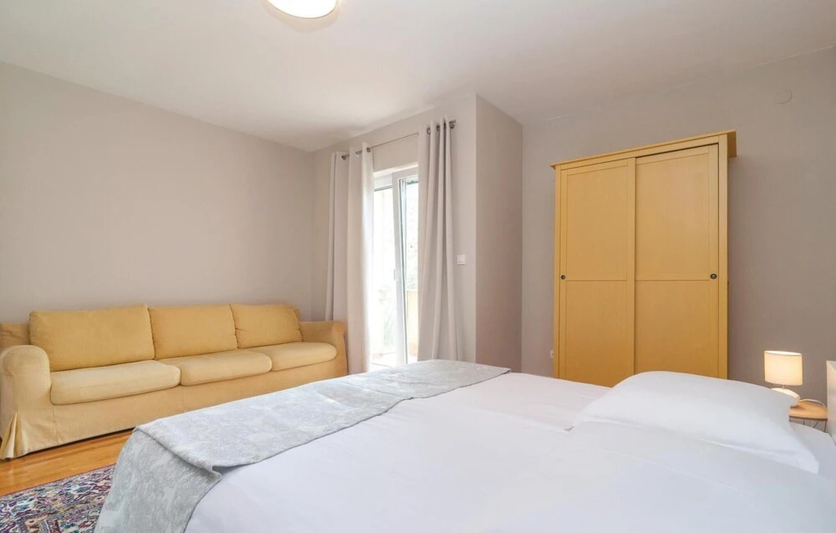 Stunning Home in Zrnovnica With 5 Bedrooms, Wifi and Outdoor Swimming Pool