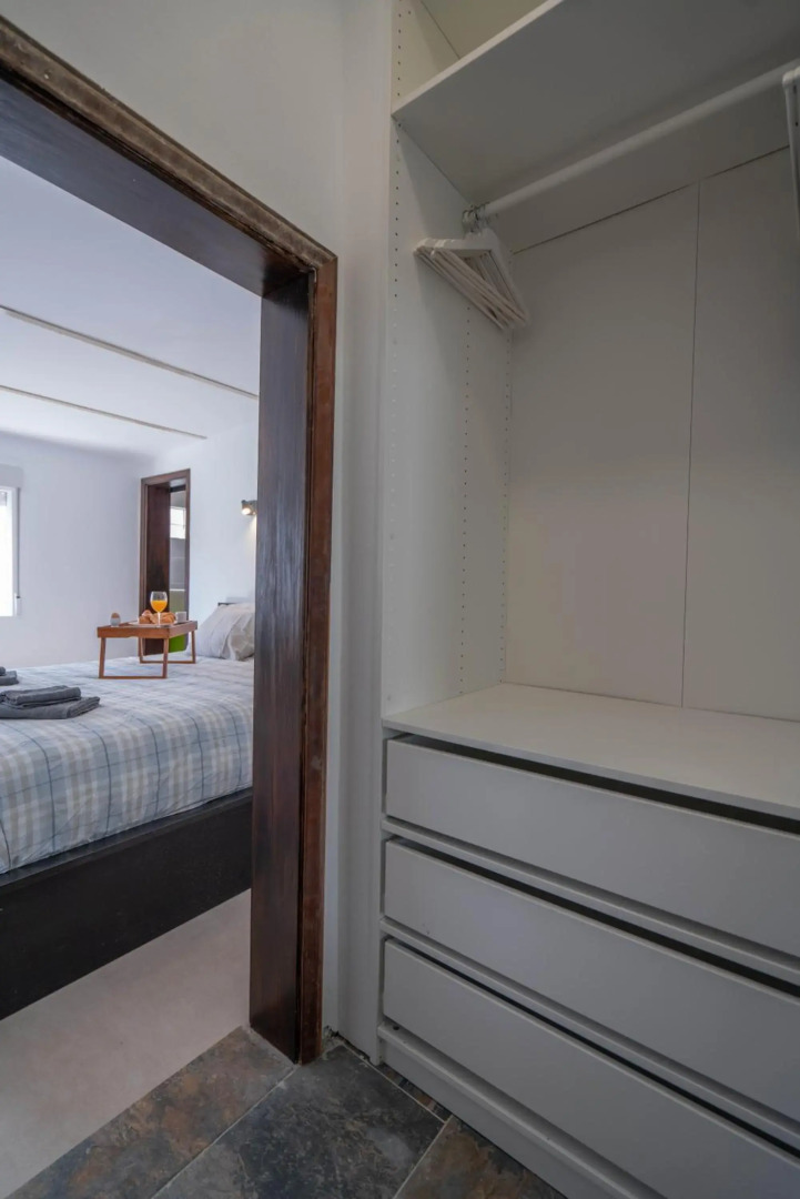 Spectacular Cave with two large terraces (70m2) by the sea